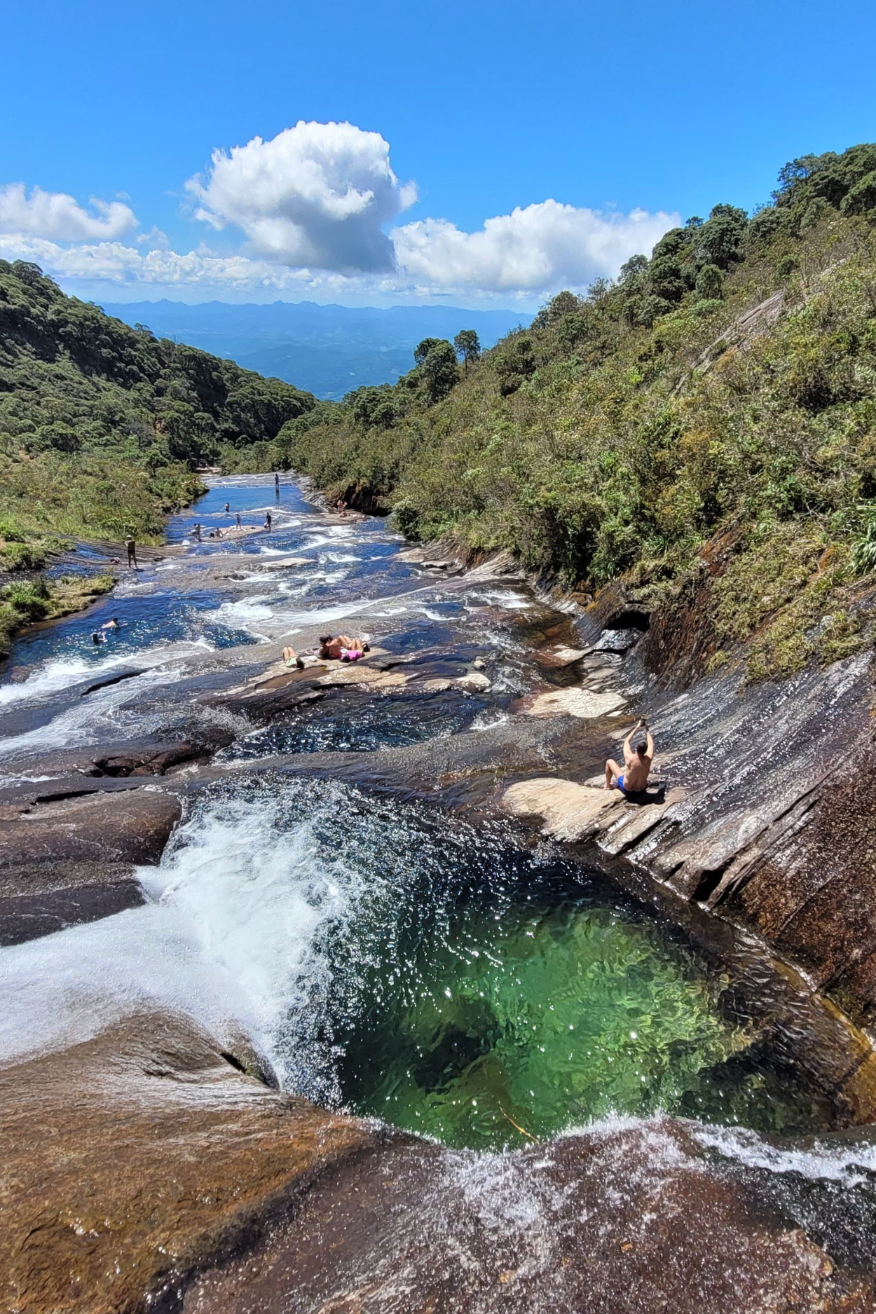 Pico da Bandeira - Pico Cristal - Alto Caparaó - vale encantado - trilhas sp (2)