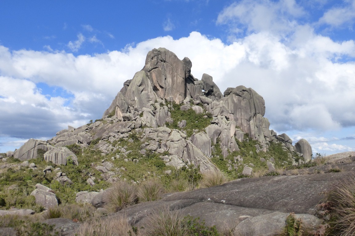 Couto x prateleiras - itatiaia - montanha - nativa ecotrilhas (13)