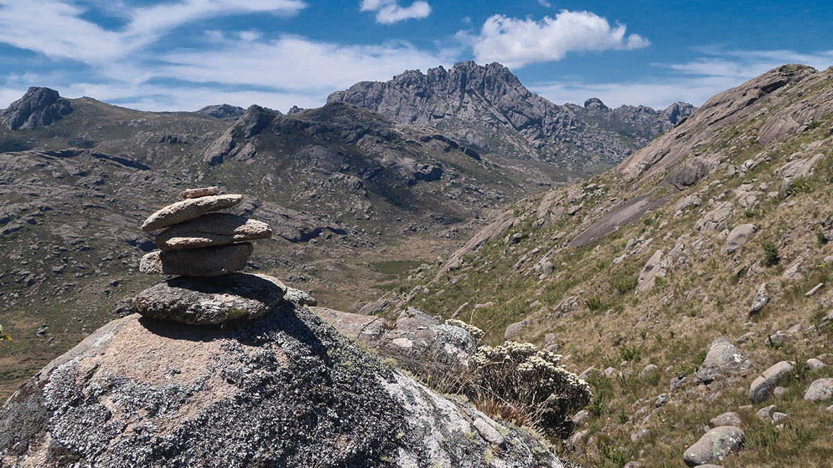 Couto x prateleiras - itatiaia - montanha - nativa ecotrilhas (6)