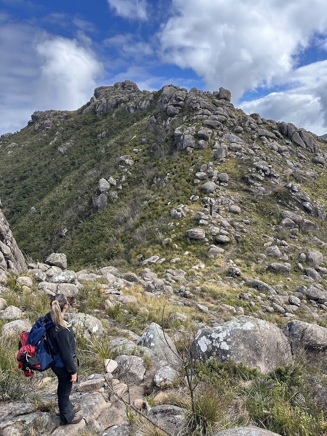 TRAVESSIA COUTRO X PRATELEIRAS - MORRO DO COUTO - BASE PRATELEIRAS - ITATIAIA - TRILHAS SP - NATIVA ECOTRILHAS (10)